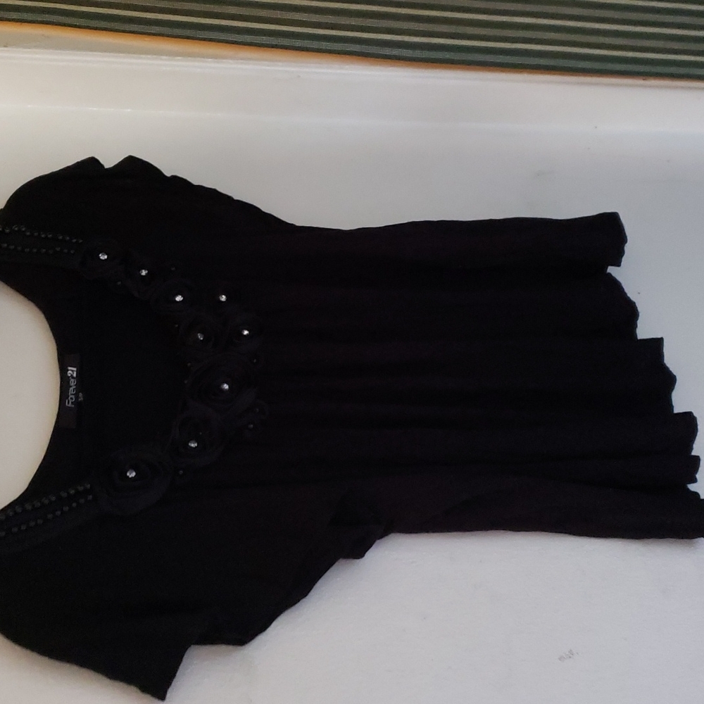 Beautiful black blouse with blk roses and diamonds in middle w/ beads.Forever 21